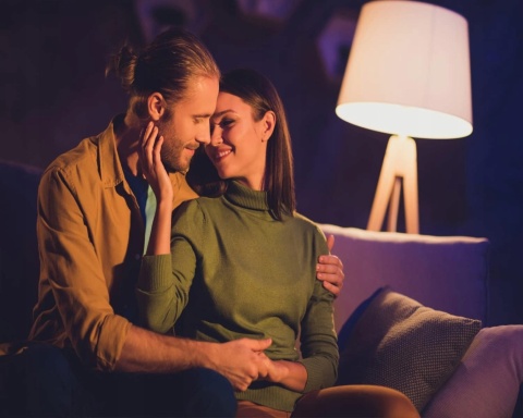 ŻARÓWKA LED E14 ZESTAW 2 SZTUK 3W 2700K ciepła biel niemrugająca do okapu