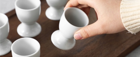 PODSTAWKI NA JAJKA kieliszki białe porcelanowe zestaw 12 sztuk do jajek